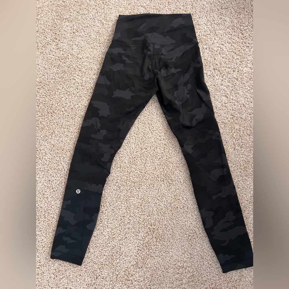 Lululemon black camouflage leggings, size 4